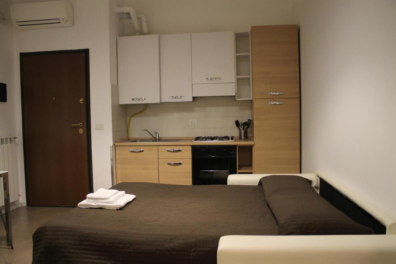 Easy Milano - Rooms And Apartments Navigli Exterior foto